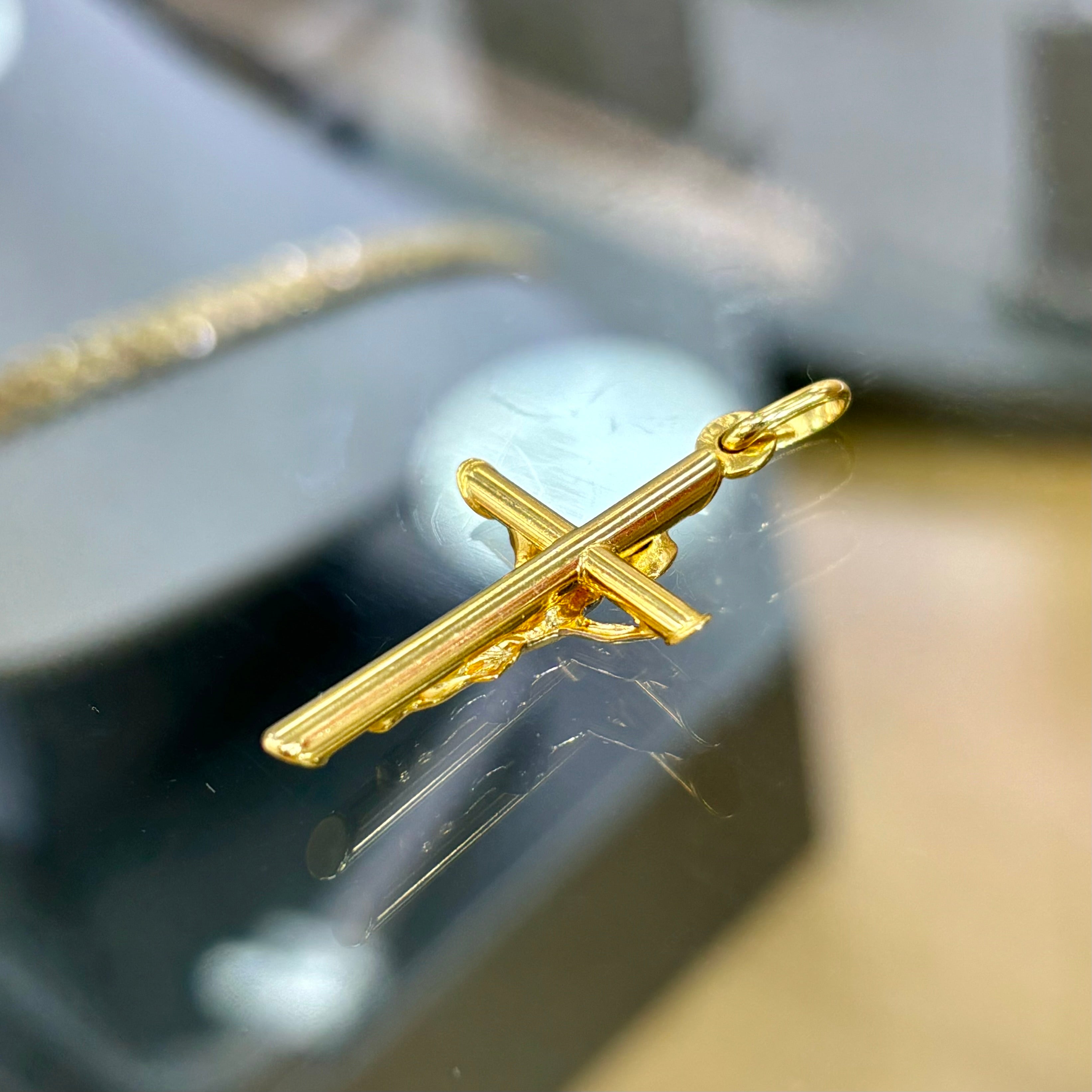 14KT GOLD CROSS PENDANT