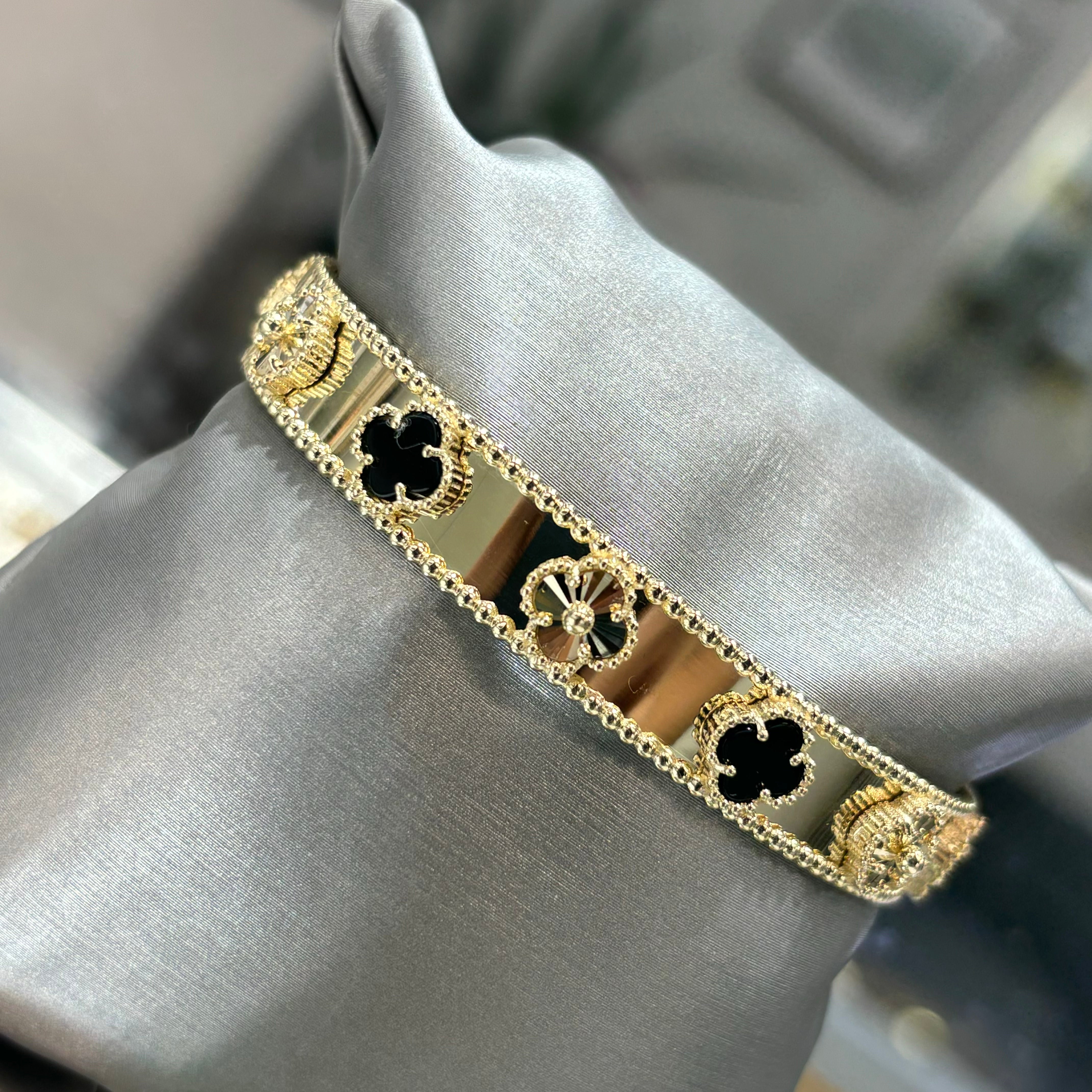 14KT SOLID DESIGNER BANGLE