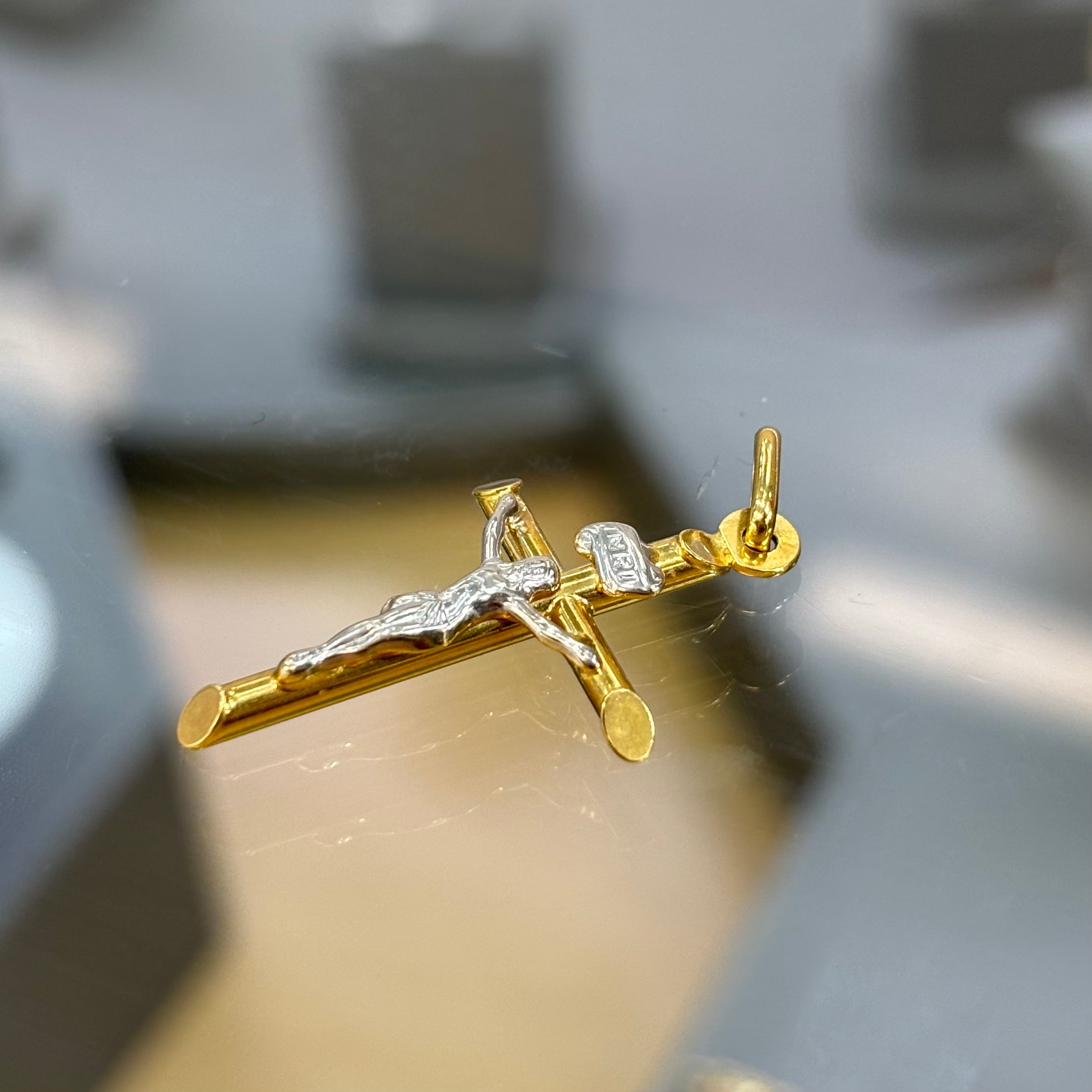 14KT GOLD CROSS PENDANT