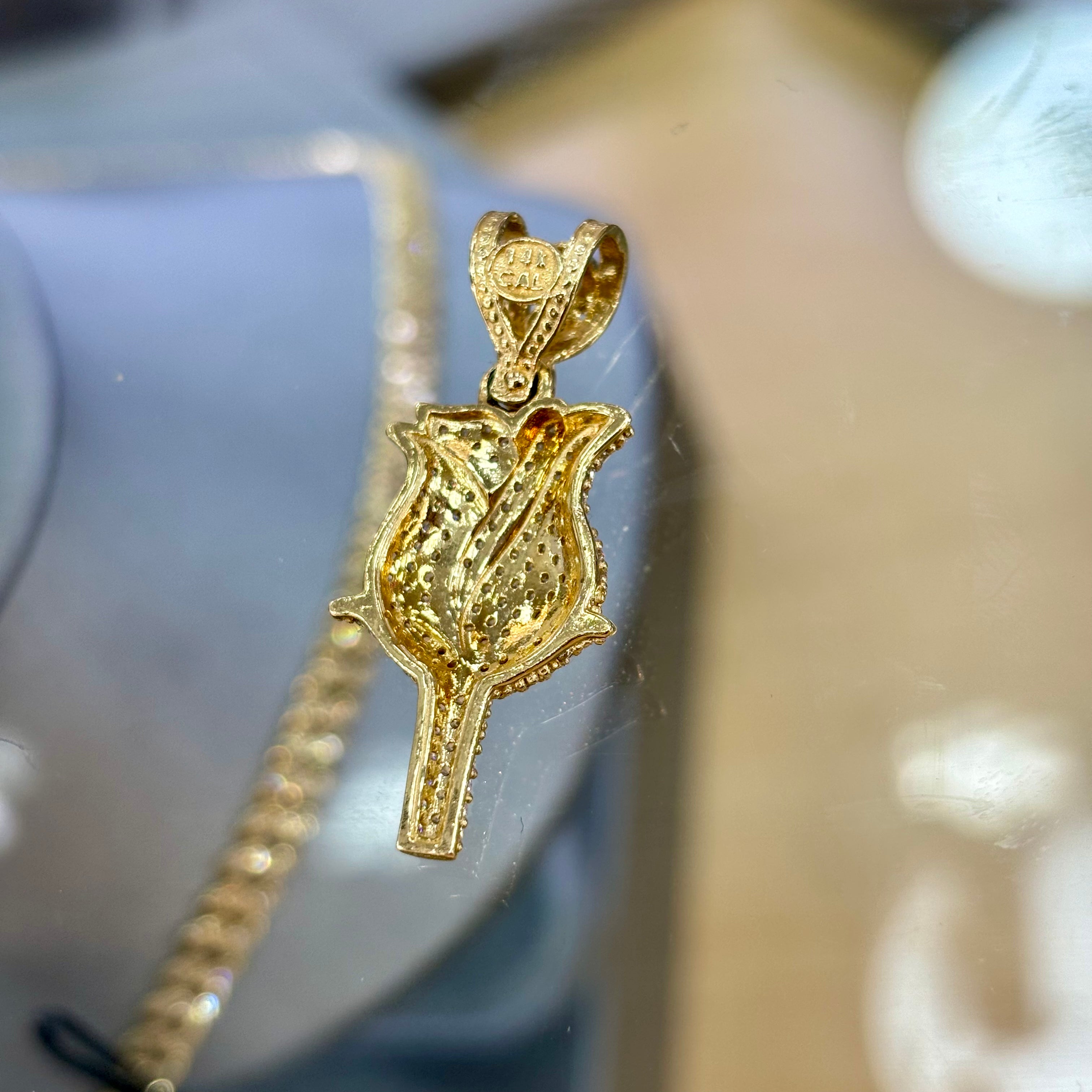 14KT GOLD  ROSE PENDANT
