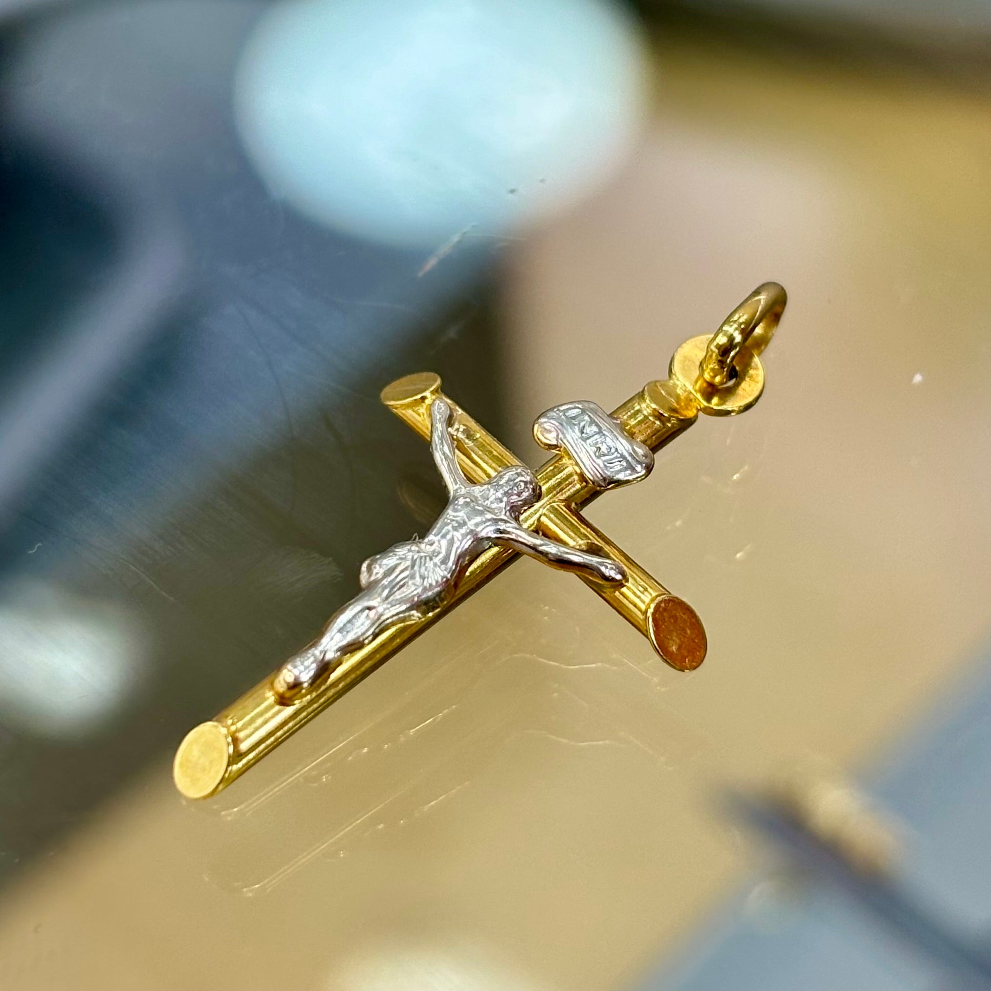 14KT GOLD CROSS PENDANT