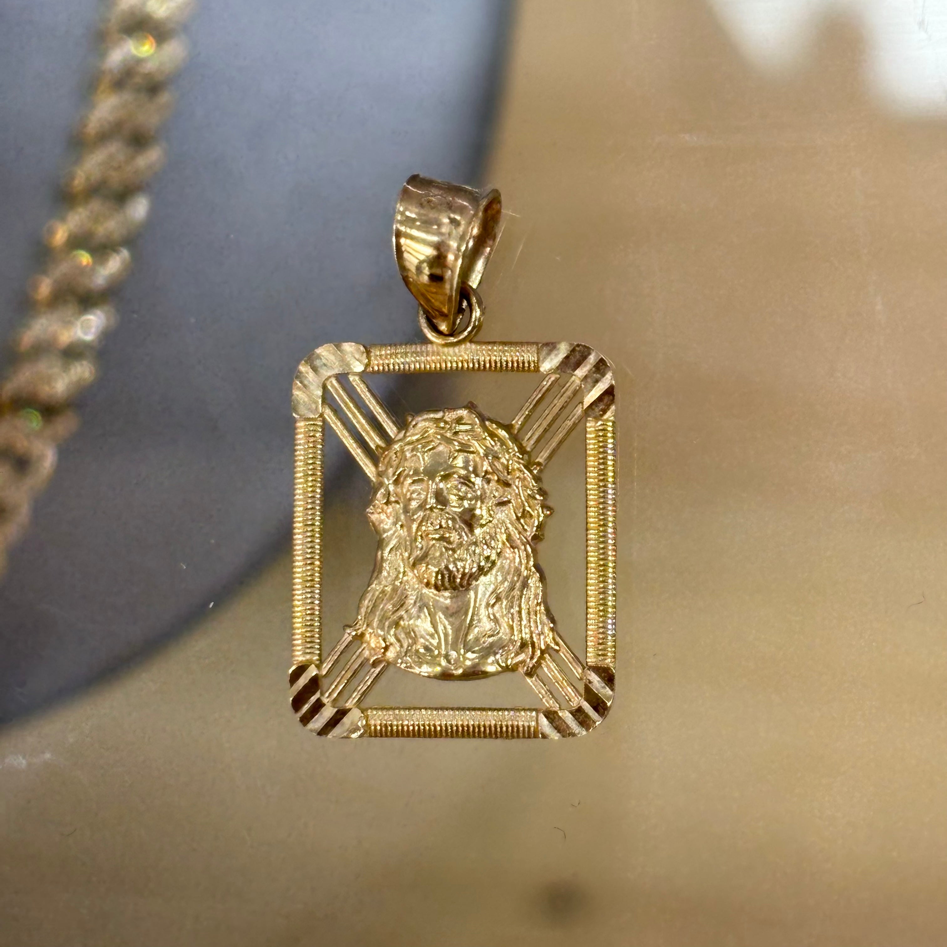 10KT Jesus Pendant