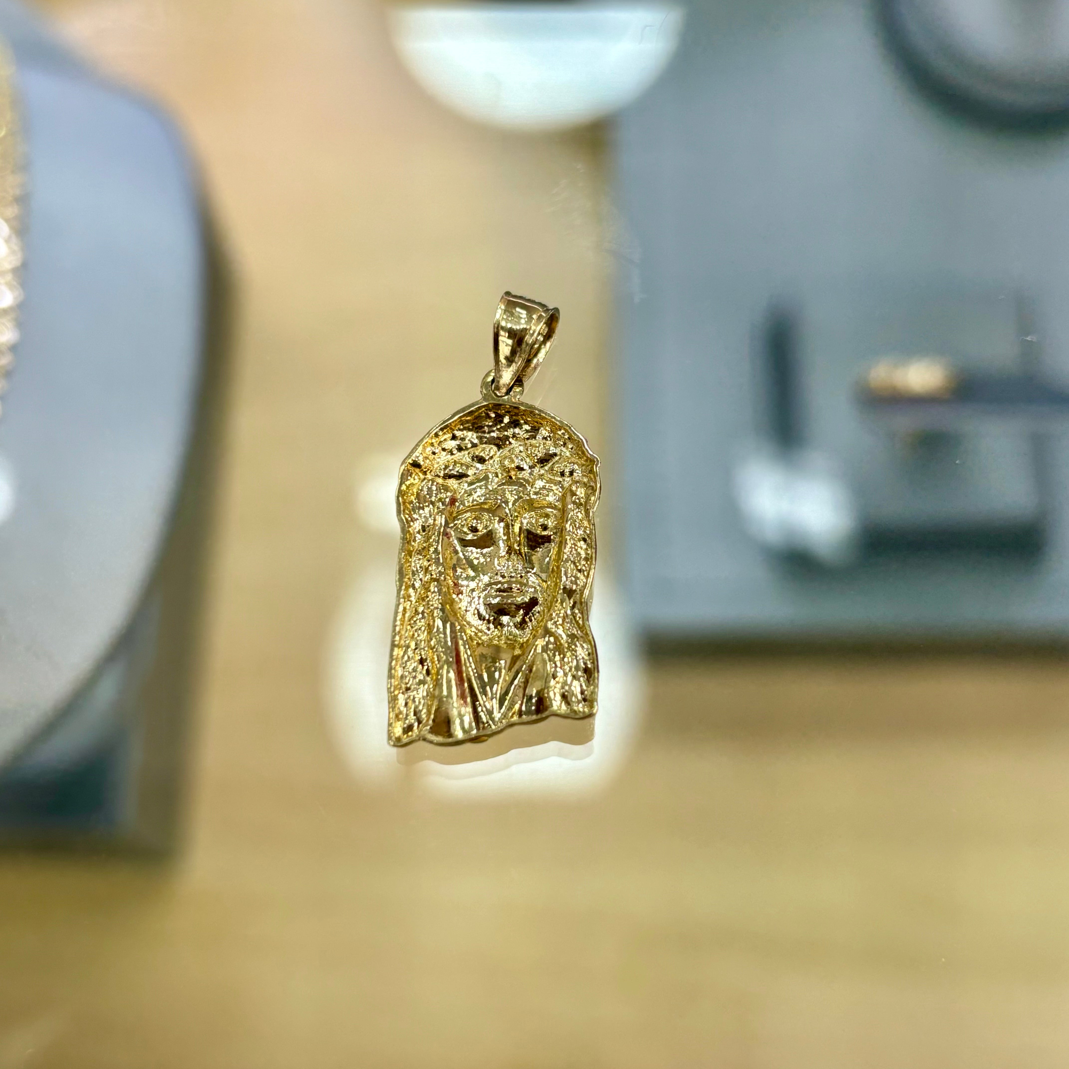 10KT JESUS PENDANT