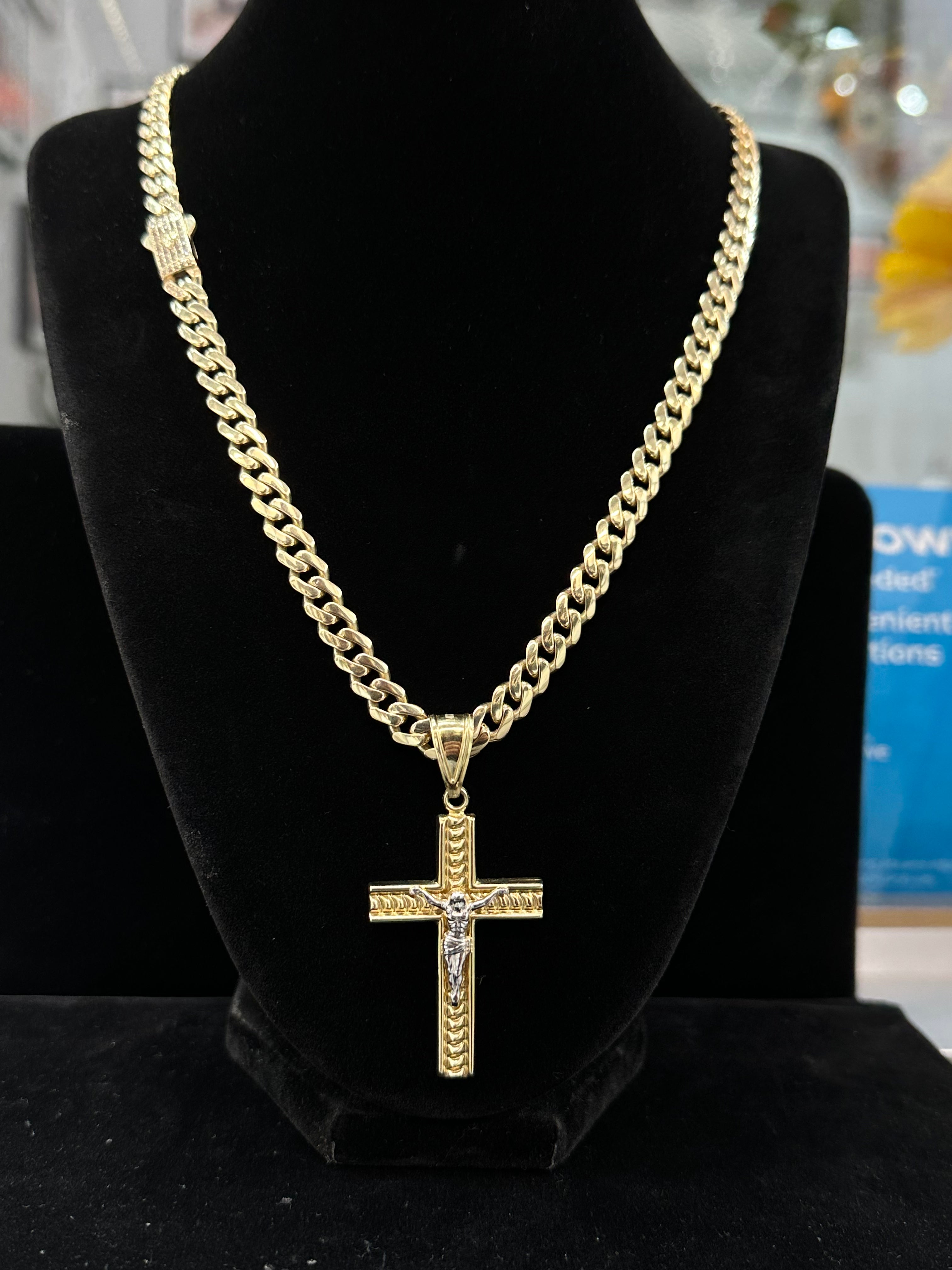 Cuban Monaco with Cross 20in
